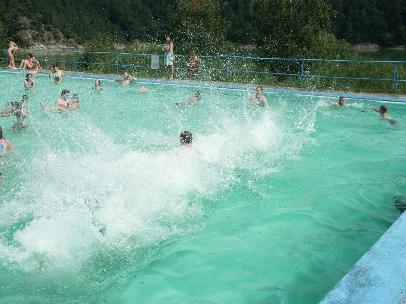 mb040801026.jpg